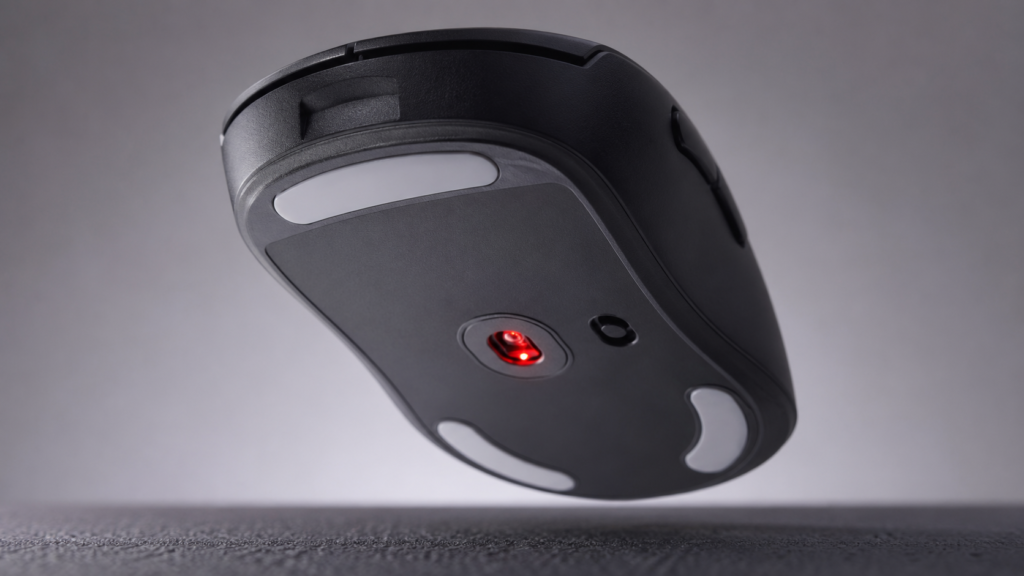 sensor óptico de mouse gamer visto por baixo